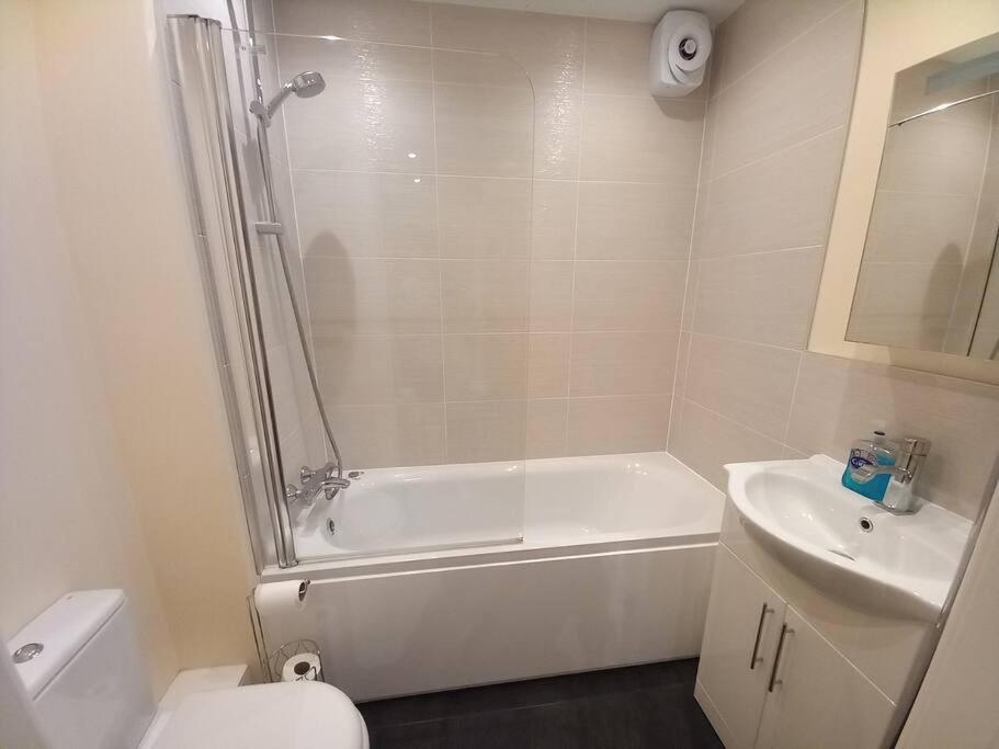 Roomy Penthouse 2 Double Bed Apartment - Spacious - Central Beeston - Free Secure Parking - Nottingham Exterior foto