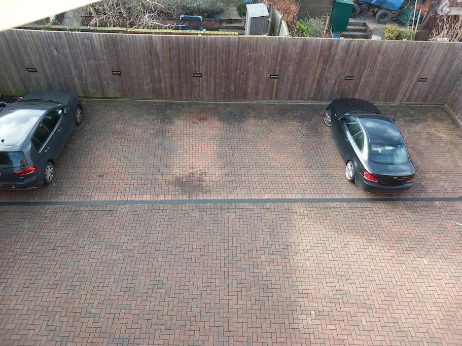 Roomy Penthouse 2 Double Bed Apartment - Spacious - Central Beeston - Free Secure Parking - Nottingham Exterior foto